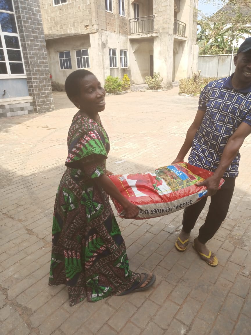 Food drive distribution by the Ojemba and Sam Foundation