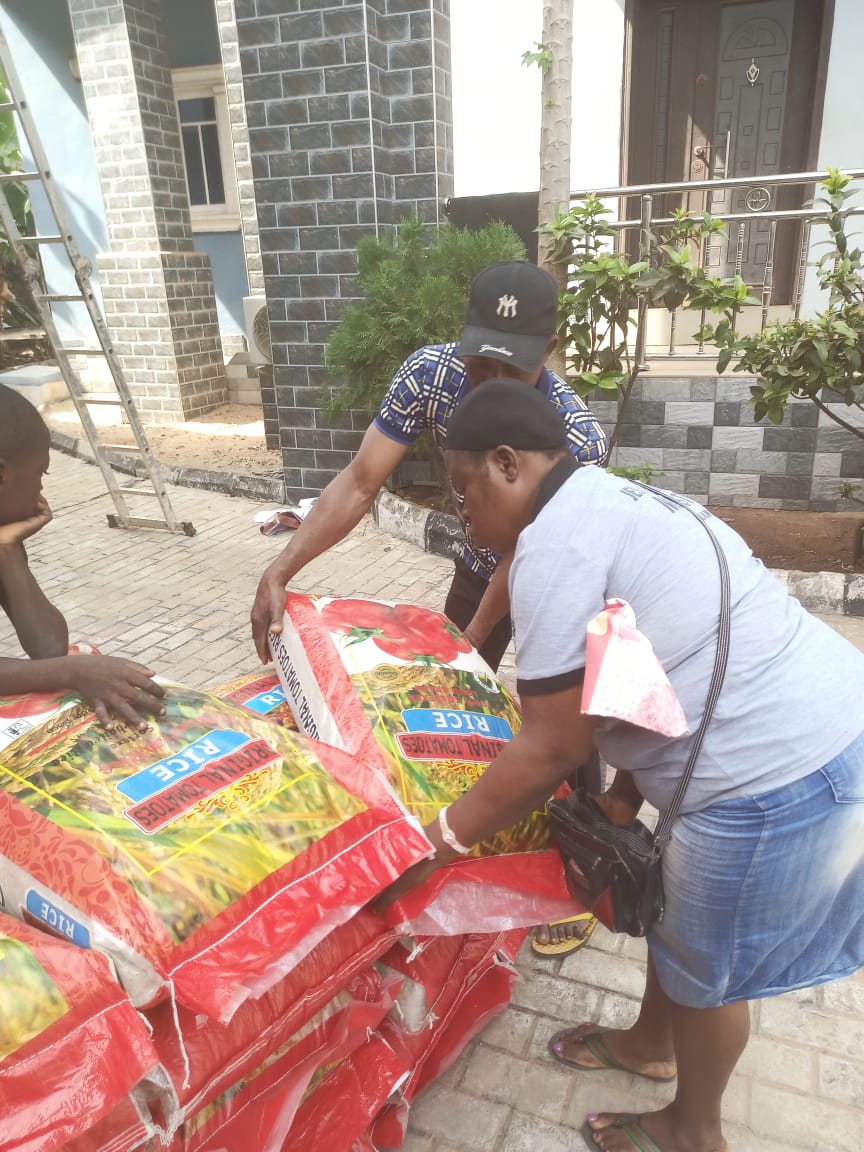 Food drive distribution by the Ojemba and Sam Foundation