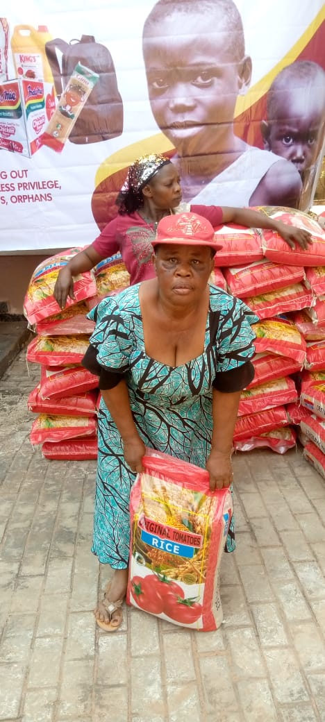 Food drive distribution by the Ojemba and Sam Foundation