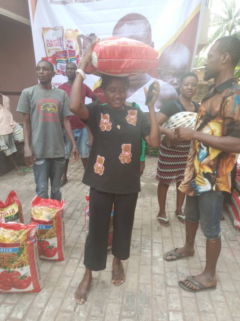Food drive distribution by the Ojemba and Sam Foundation