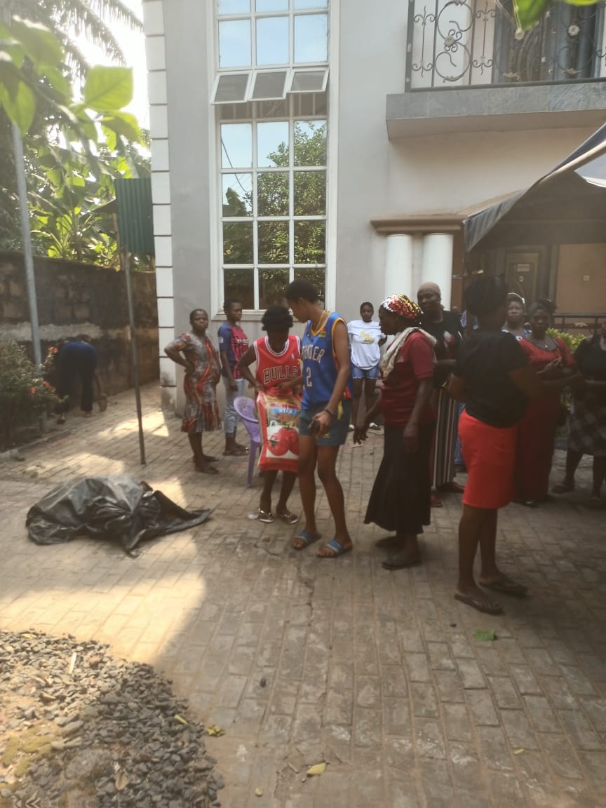 Food drive distribution by the Ojemba and Sam Foundation