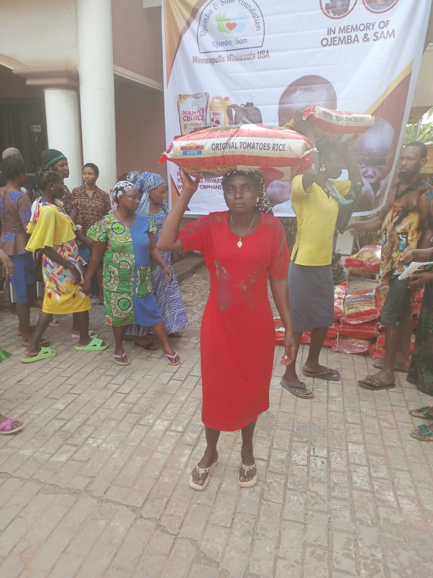 Food drive distribution by the Ojemba and Sam Foundation